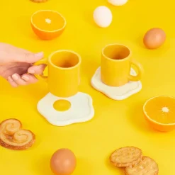 Ditverzinjeniet Mokken & Glazen|Ei mok en schotel (set van 4)