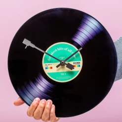 Ditverzinjeniet Retro|Muziek|Greatest Hits wandklok