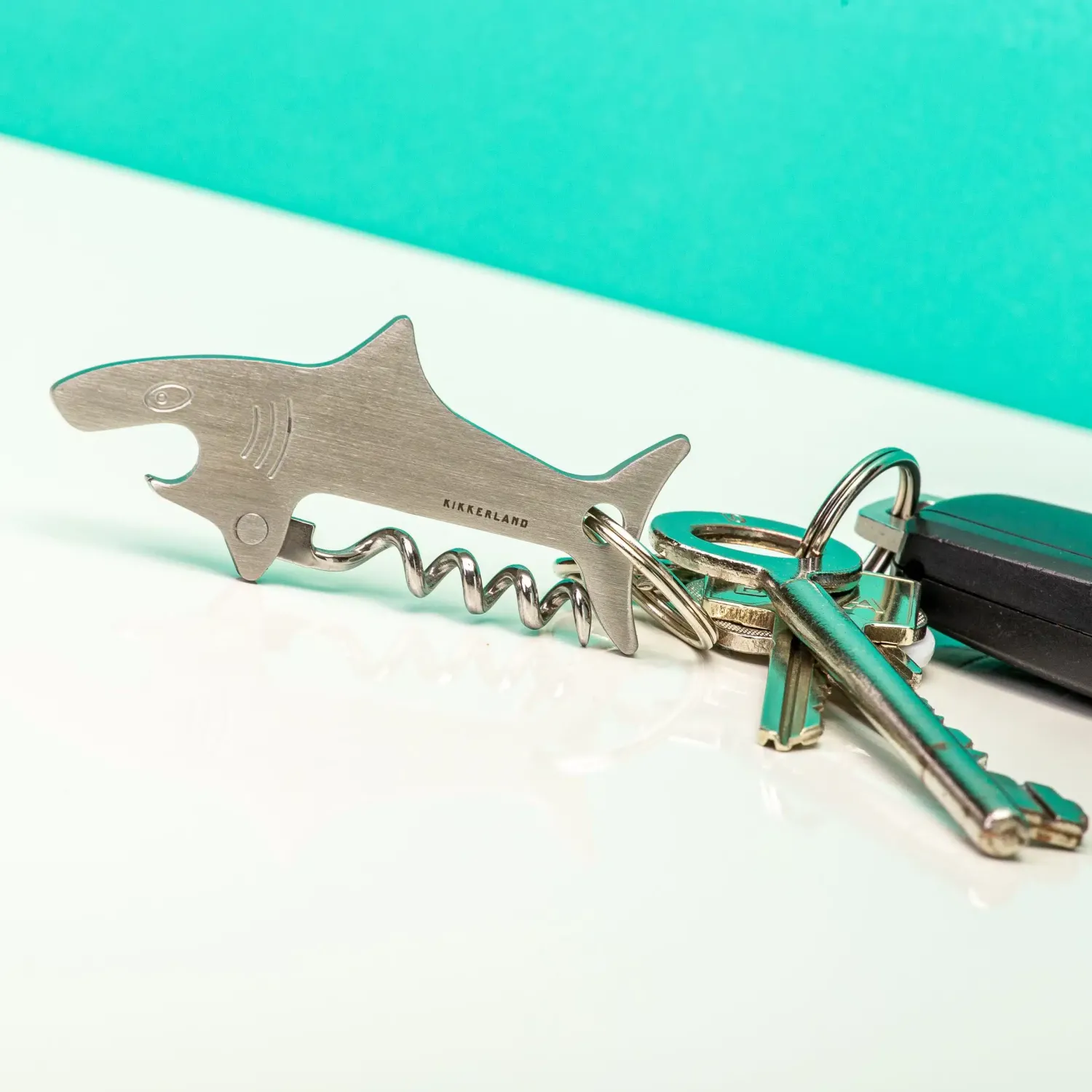 Ditverzinjeniet Flesopeners|Haai bartool