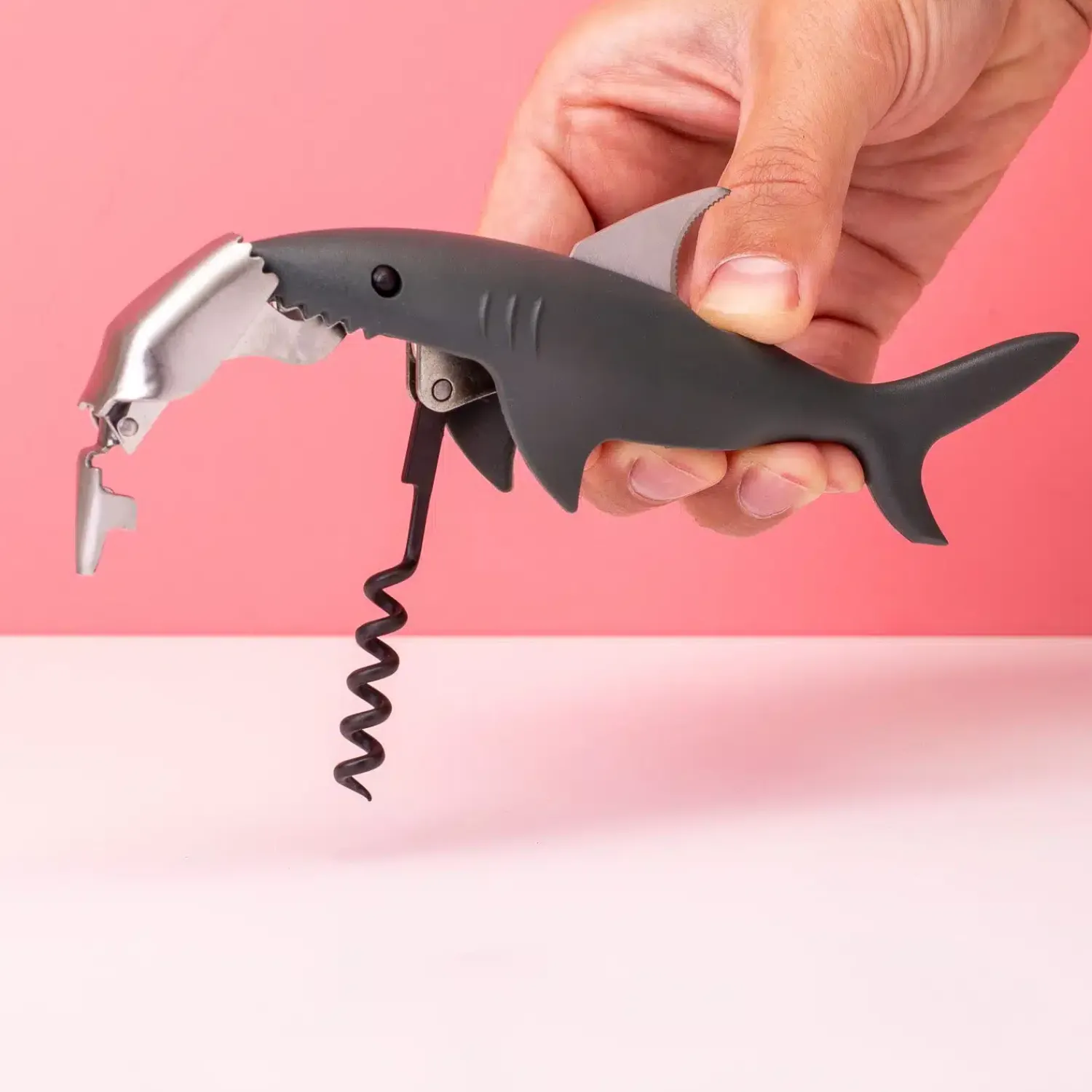 Ditverzinjeniet Borrelen|Flesopeners|Haai Kurkentrekker