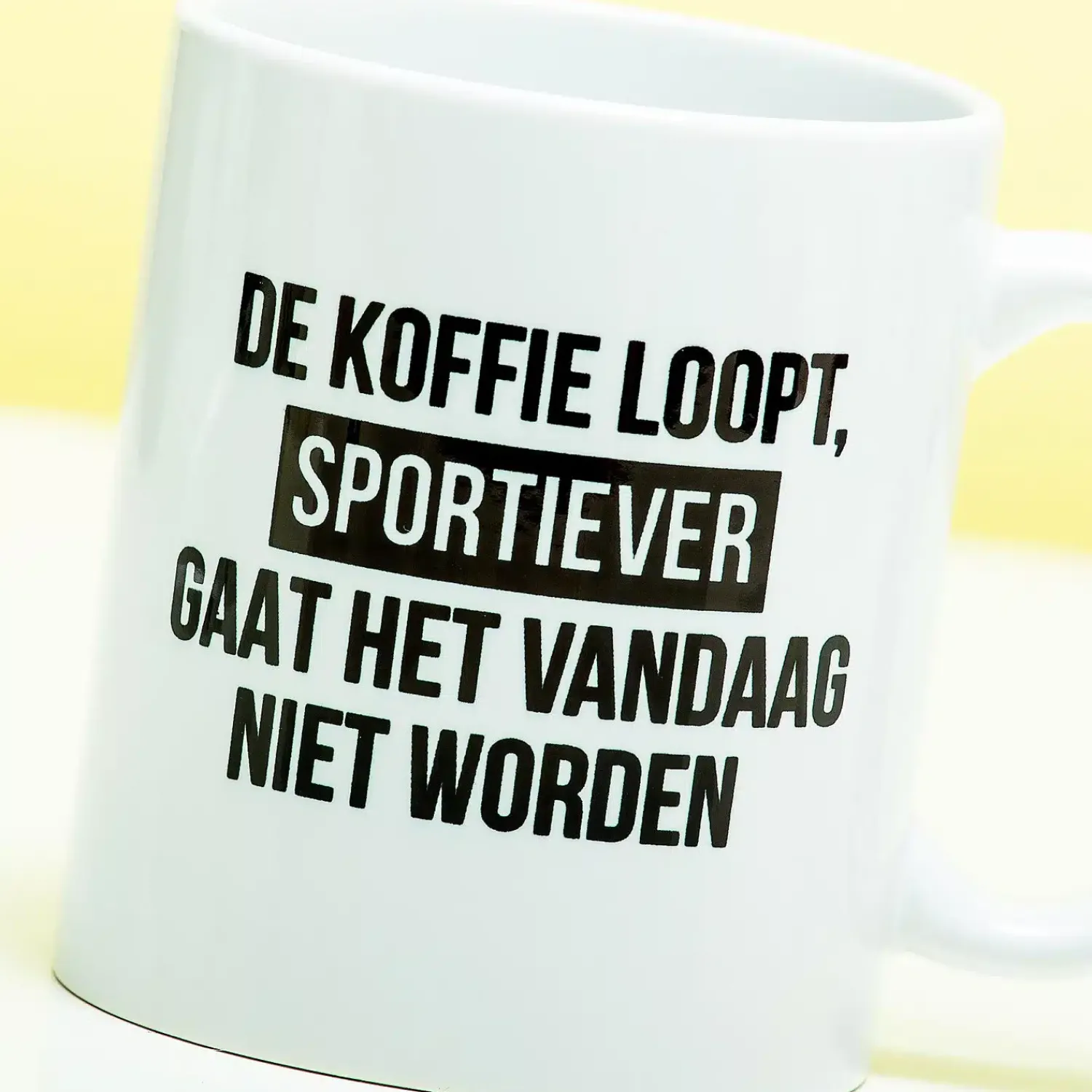 Ditverzinjeniet Mokken & Glazen|Mok De koffie loopt