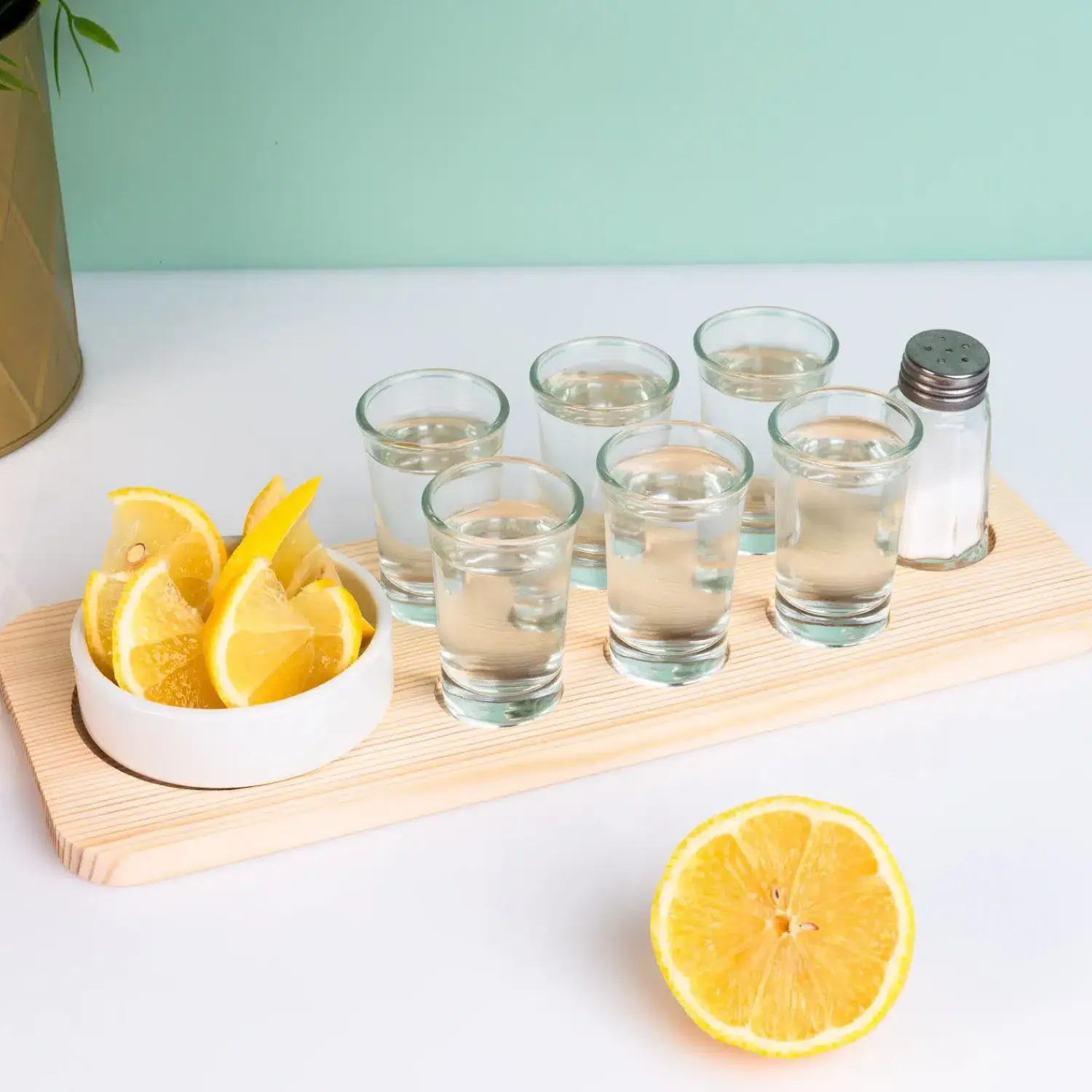 Ditverzinjeniet Drankspelletjes|Borrelen|Tequila set op serveertray