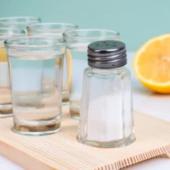 Ditverzinjeniet Drankspelletjes|Borrelen|Tequila set op serveertray