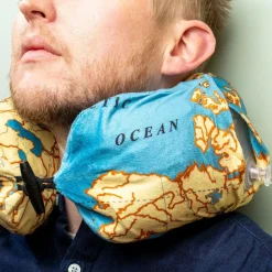 Ditverzinjeniet Reizen|Wereldkaart opblaasbaar nekkussen